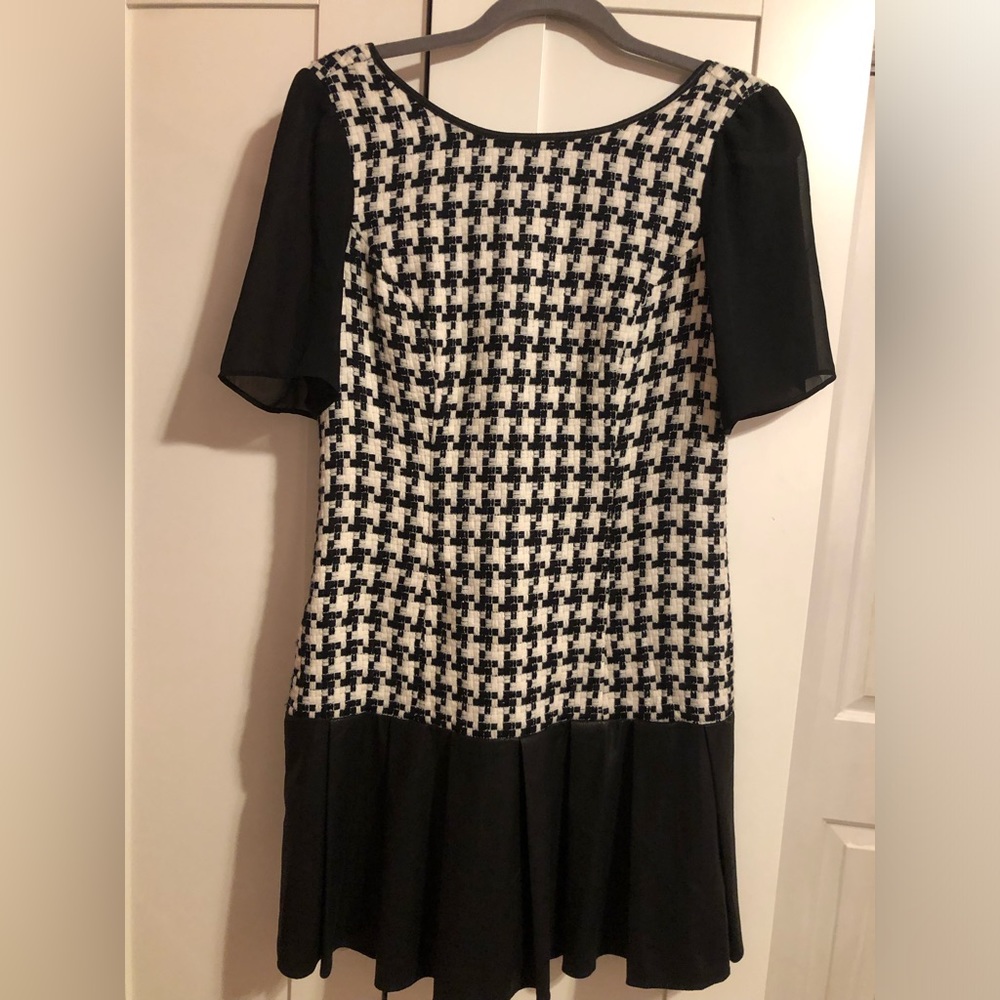 BGBGeneration Houndstooth Ruffle Mini Dress. Never Worn. Size 8